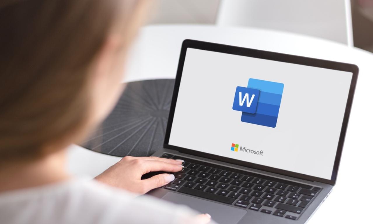 ステップ1:Wordの「音声読み上げ機能」